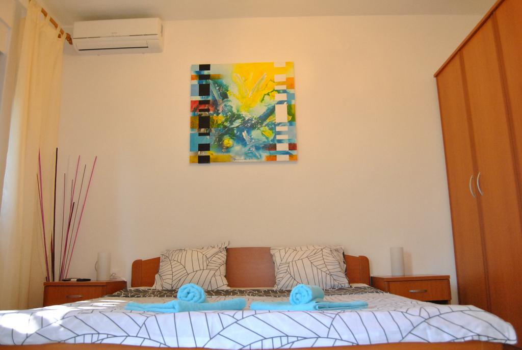 Apartments & Studio Matan ロヴィニ エクステリア 写真
